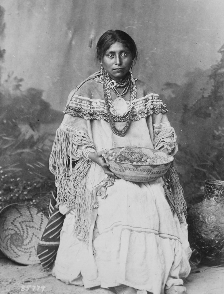 photographie ancienne apache bride