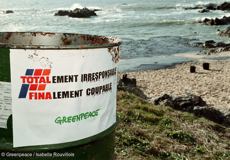 action greenpeace lors du naufrage de l erika