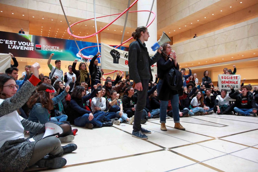 photographie blocage du siege de la societe generale