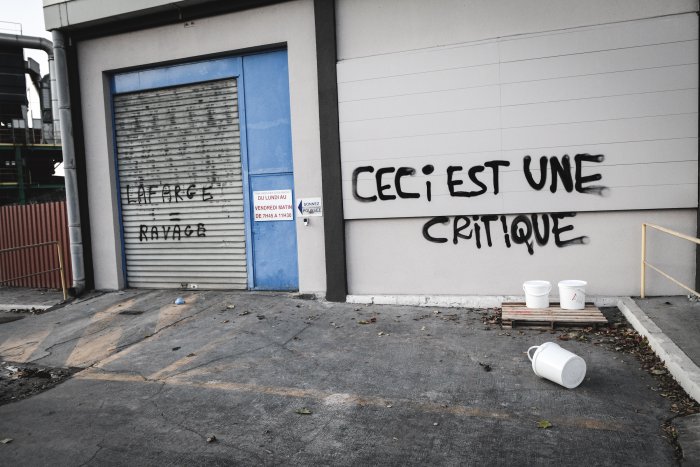 Mobilisation contre Lafarge-Holcim et le monde du béton à Marseille le 10 décembre 2022.