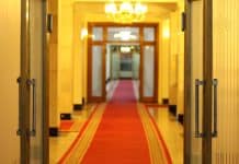 Reprendre la politique aux élites : la solidarité radicale contre les privilèges